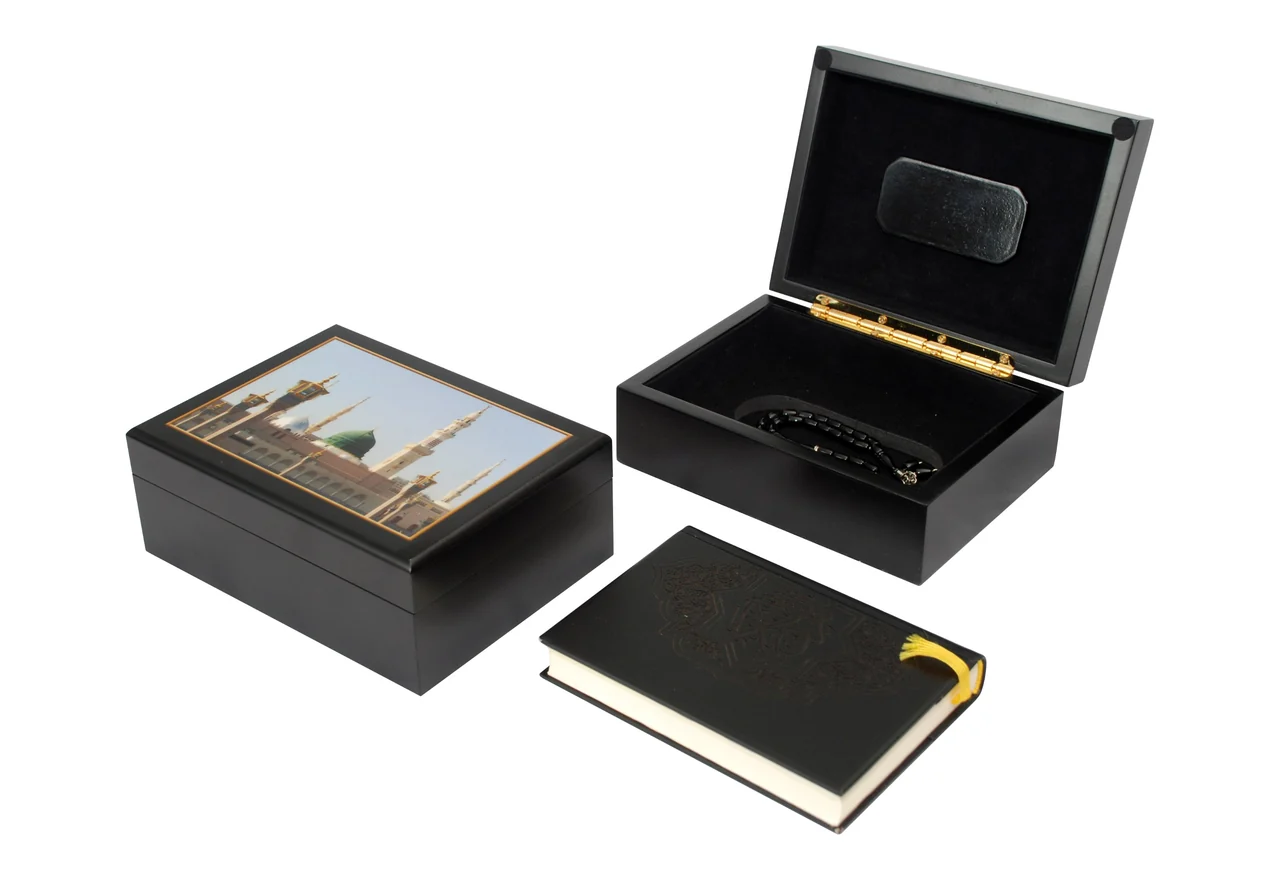 Wooden Qur'an box with a picture lid, item 82441
