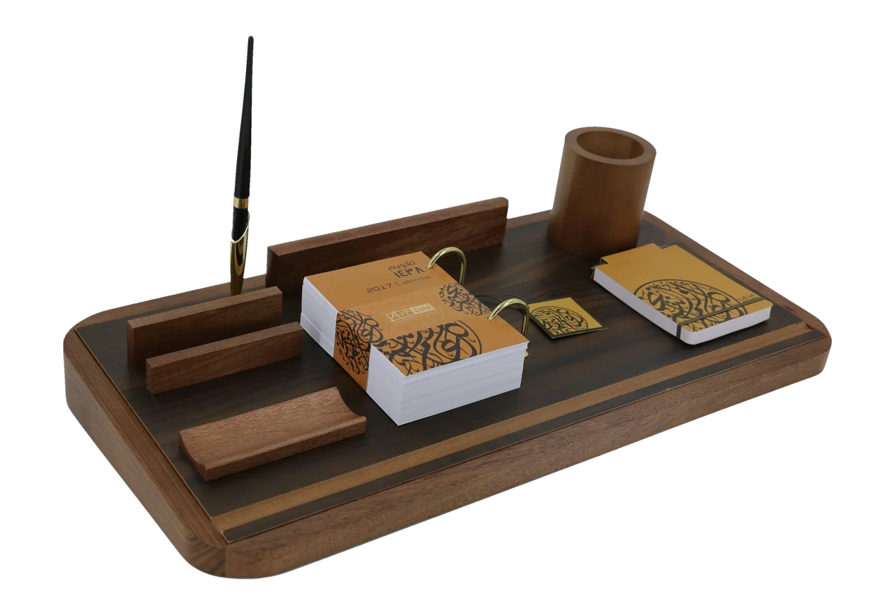 Calendar set with rounded edge base, royal desk calendar, item 17EC07